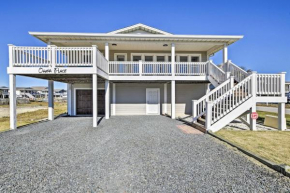 Ohana Place Beach Getaway with Deck and Bikes!